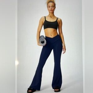 Fabletics PureLuxe HW Crossover Women's Deep Navy Flare Pants Size Medium NWT